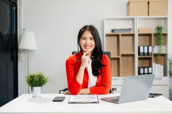 how to become a finance professional