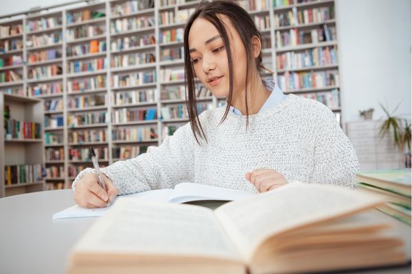 how to get a history degree